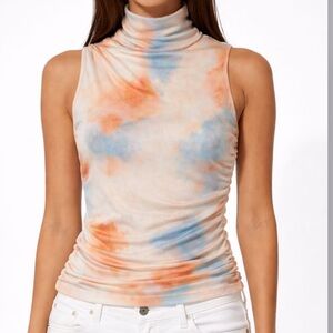 Tie-Dye Sleeveless Turtleneck Top
